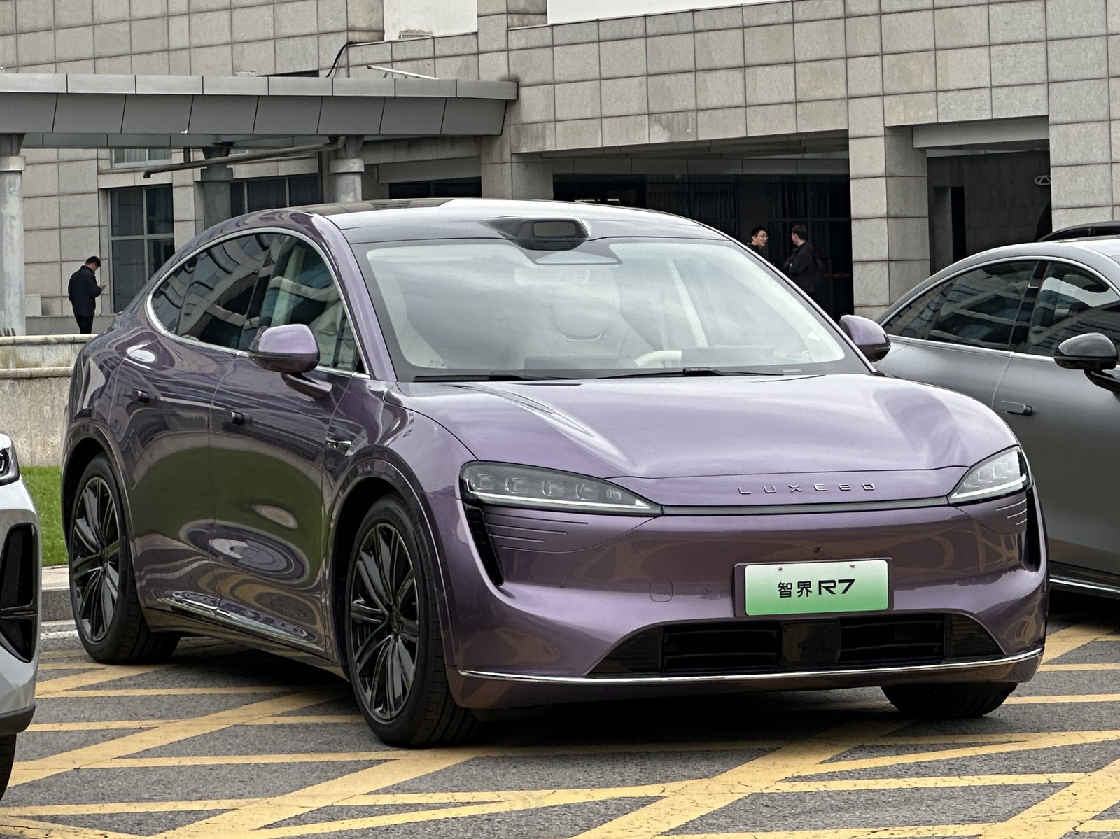 Luxeed R7 — SUV (BEV)