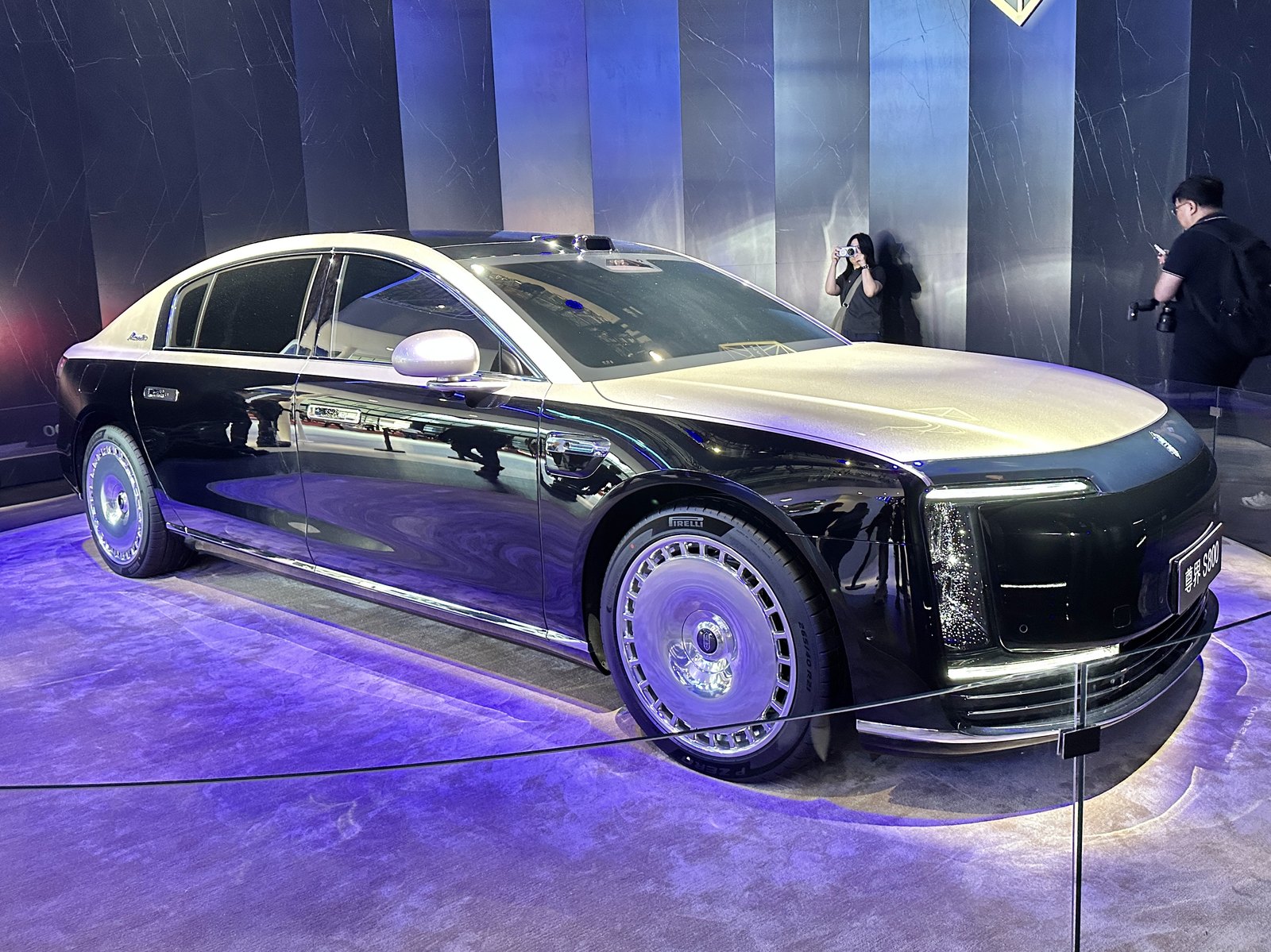 Maextro S800 — Sedan (BEV) exterior view