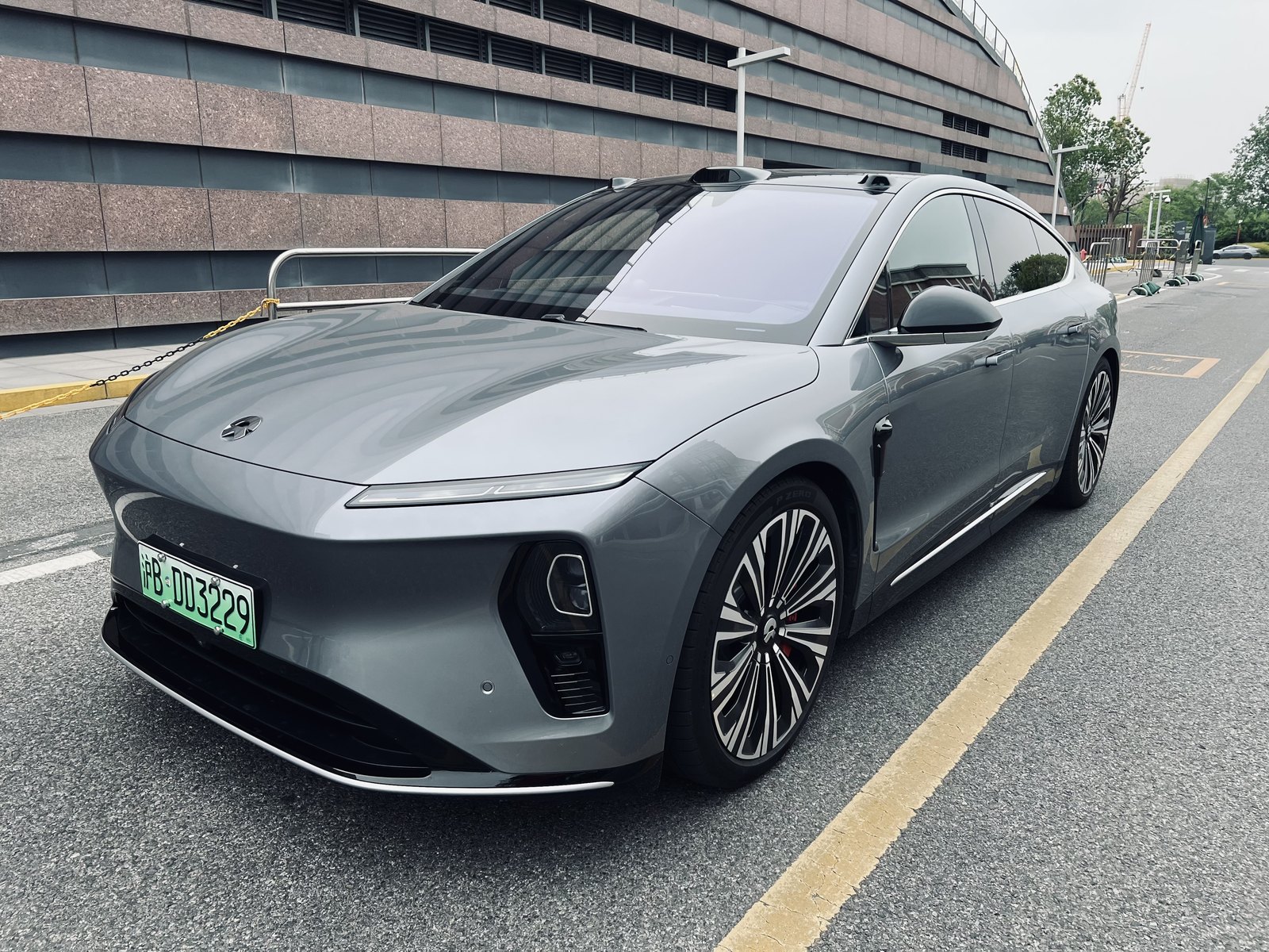 NIO ET9 — SUV (BEV) exterior view