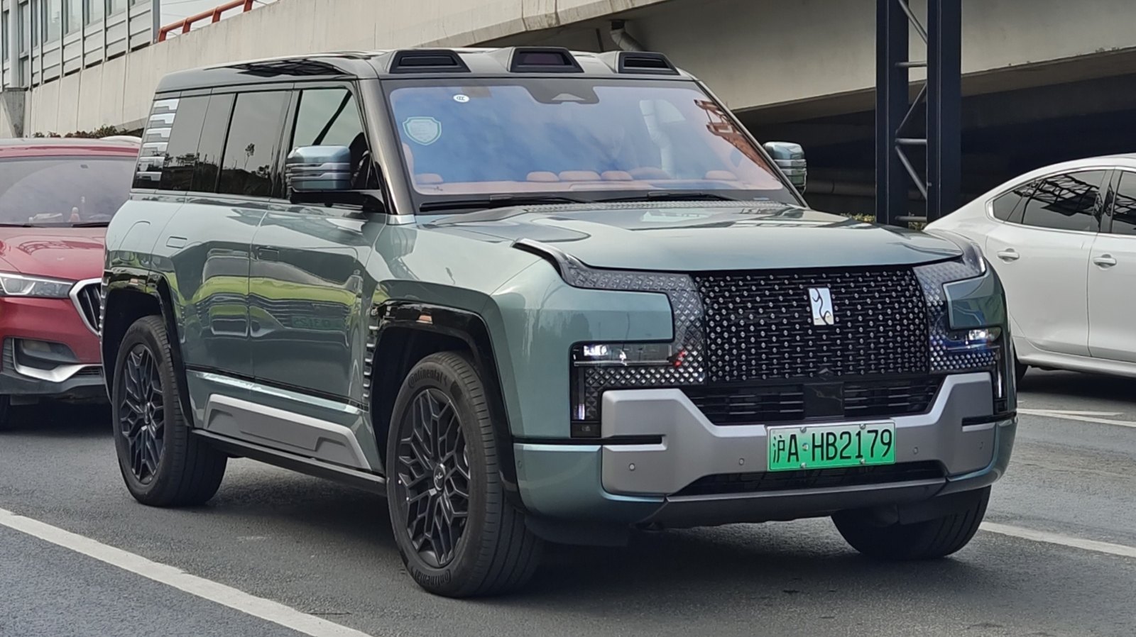 Yangwang U8 — SUV (EREV) exterior view